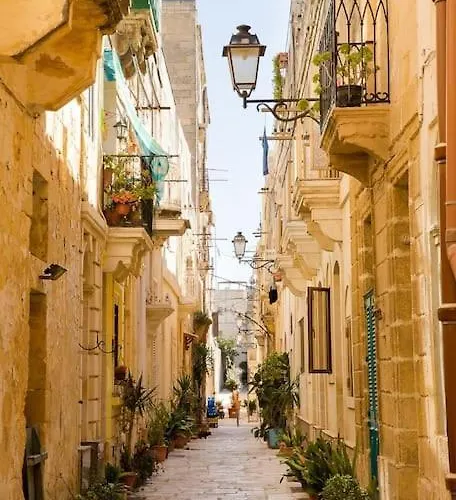 Tranquil Three Cities Appartement *